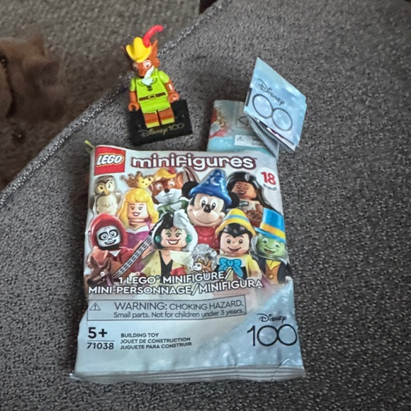 LEGO Disney Minifigure - Robin Hood Character - Picture 1 of 2